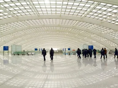 10 Most Beautiful And Amazing Airports In The World !