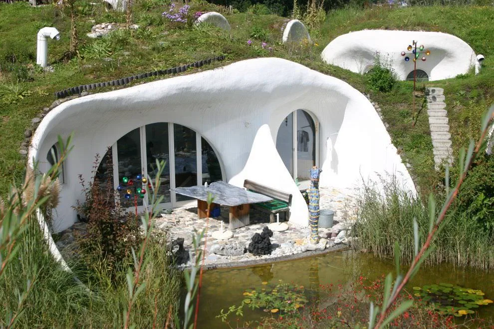 10 Best and Amazing Cave houses 06