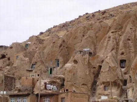 10 Best and Amazing Cave houses 10