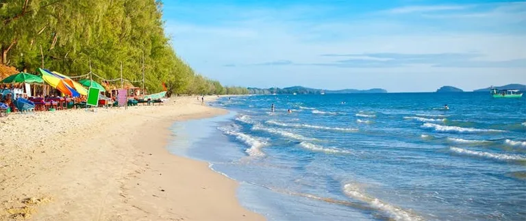 wavy beach of sihanoukville in cambodia
