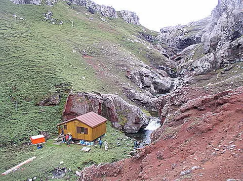 Scary-But-Beautiful-Remote-Places-08