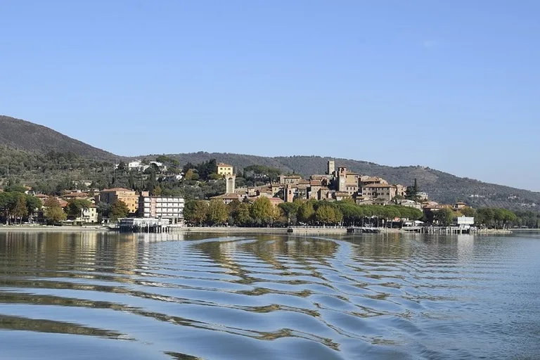 Sualzo Beach by Lake Trasimeno, Italy