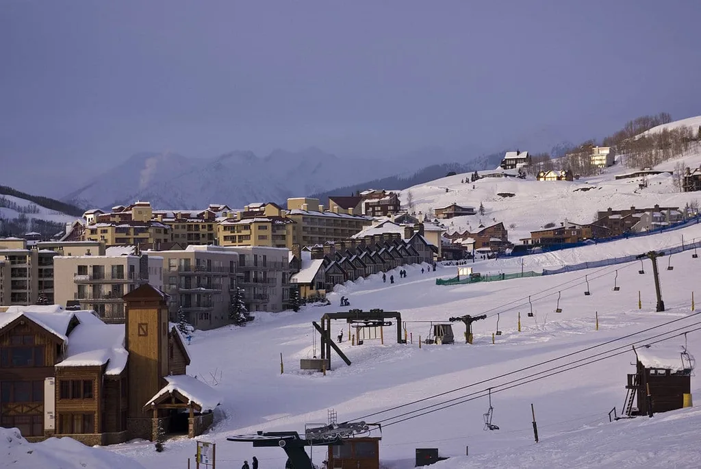 Best places to ski with family from around the world: Crested Butte Ski Resort Colorado