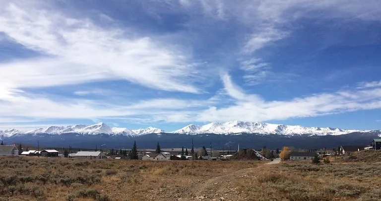 Mountains in Big Sky home of the biggest skiing resort