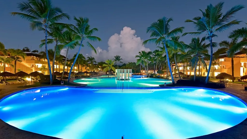 Pool at Iberostar Costa Dorada at night