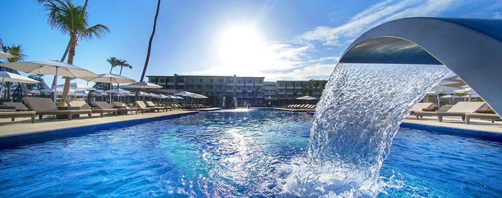 Pool side with a fountain in Royalton Bavaro Resort