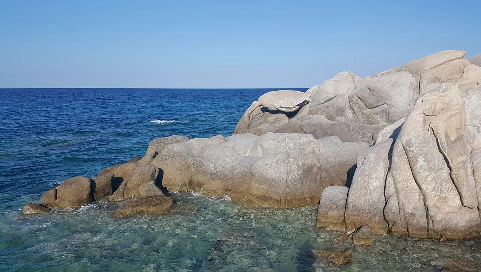 The Rocks Bounding the Karidi Beach
