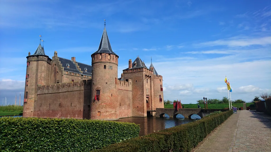1-058-muiderslot-castle