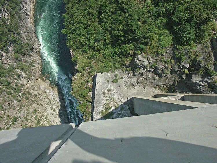 Man-Made Amazing And Adventurous Bridges 14