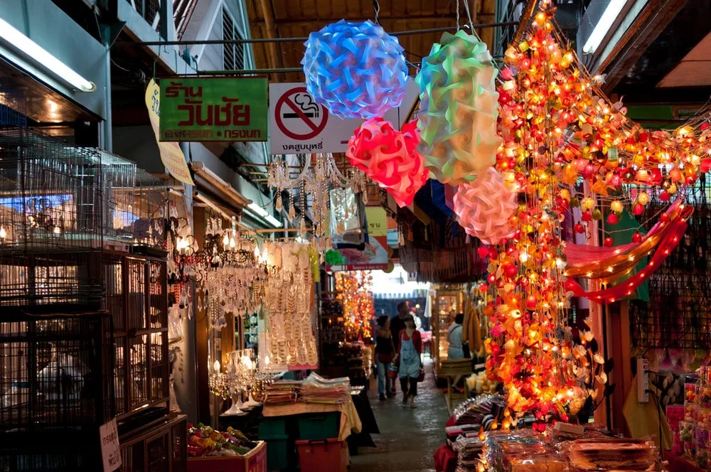 Discovering The Largest Market in Thailand - Chatuchak Weekend Market