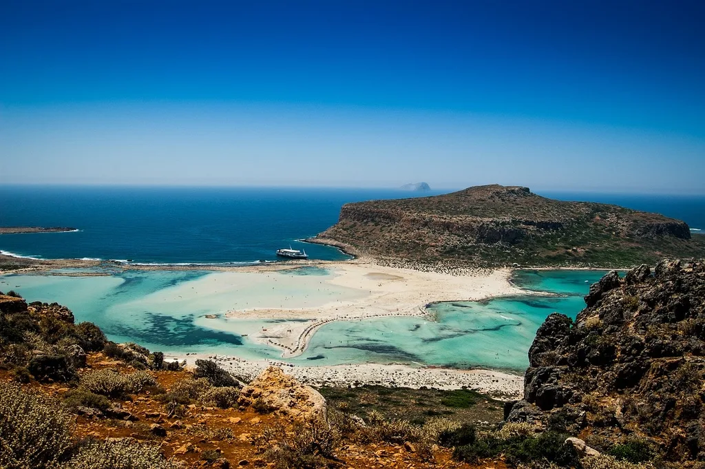 Crete is an ideal romantic getaway