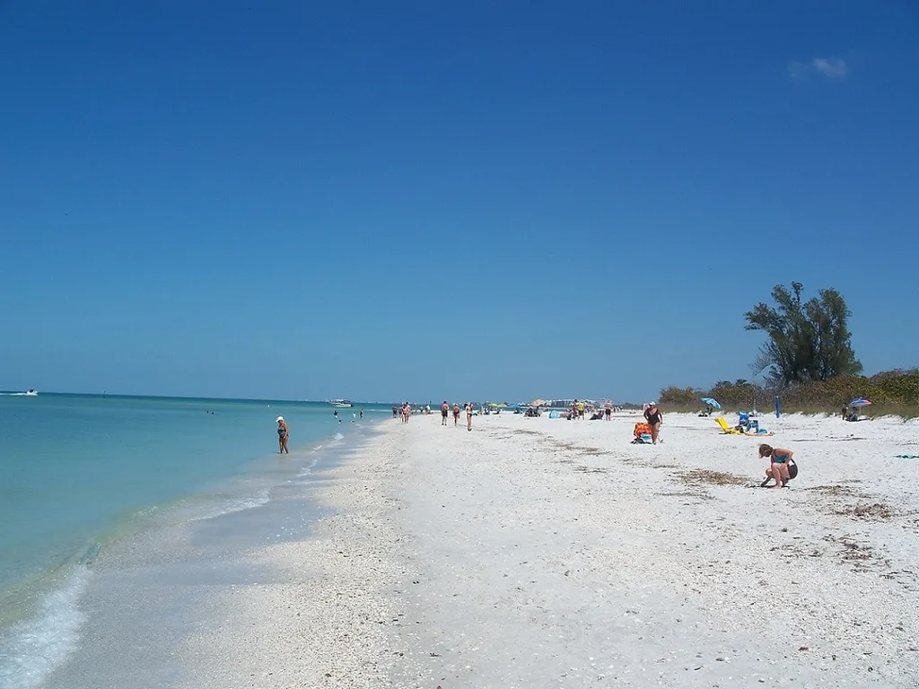 White sand at Delnor Wiggins Beach in Florida