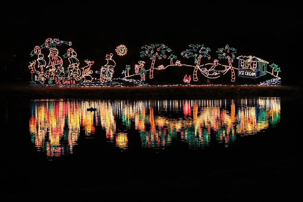 Christmas decorations in Fort Myers